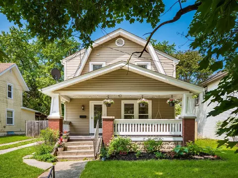 34 Columbus Ave, Delaware, OH 43015