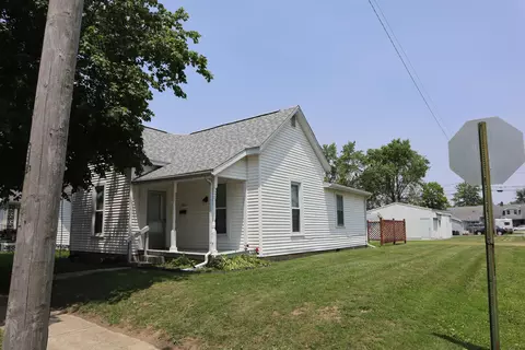 832 S Hinde St, Washington Court House, OH 43160