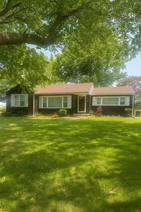 53 State St, Jeffersonville, OH 43128
