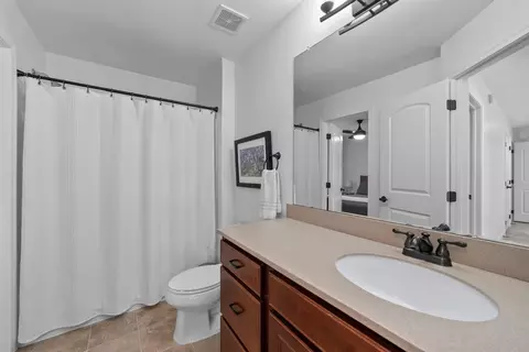 Bath - 5781 Glendavon Loop, Dublin, OH 43016 photo 6 of 7