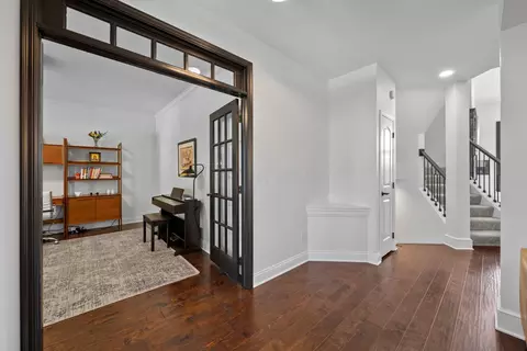 Entry Way - 5781 Glendavon Loop, Dublin, OH 43016 photo 2 of 10