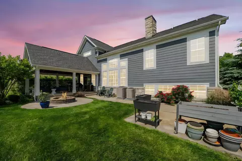 Exterior - 5781 Glendavon Loop, Dublin, OH 43016 photo 6 of 11