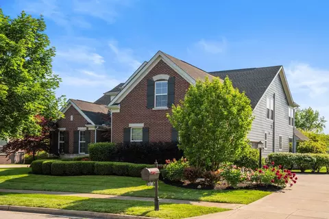 Exterior - 5781 Glendavon Loop, Dublin, OH 43016 photo 2 of 11