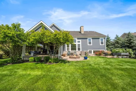 Exterior - 5781 Glendavon Loop, Dublin, OH 43016 photo 8 of 11