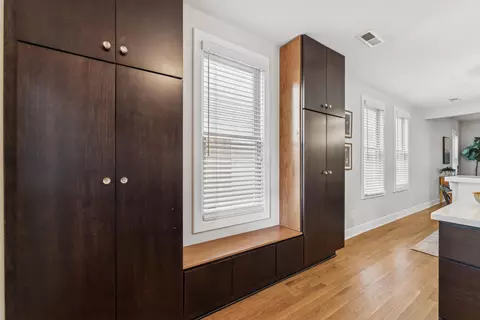 Entry Way - 159 E 4th Ave, Columbus, OH 43201 photo 4 of 6