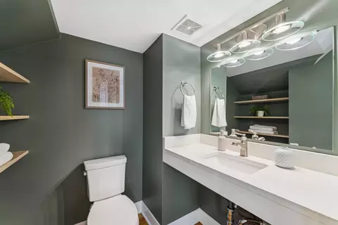 Bath - 159 E 4th Ave, Columbus, OH 43201 photo 1 of 3