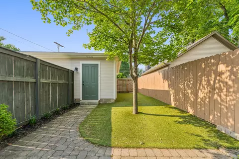 Exterior - 159 E 4th Ave, Columbus, OH 43201 photo 6 of 10