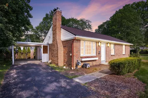 460 Mid Dr, Worthington, OH 43085