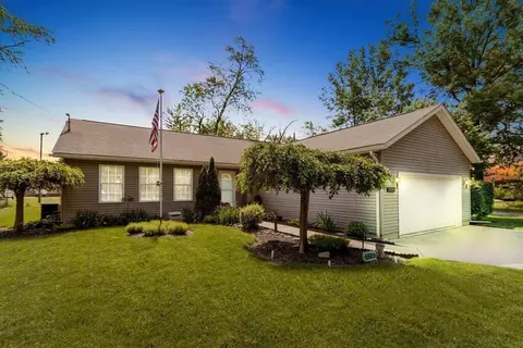 2880 Maple St, Urbancrest, OH 43123