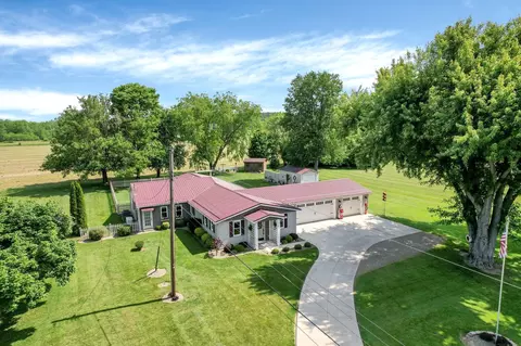 83 East St, Saint Louisville, OH 43071