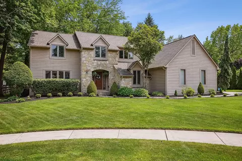 168 Meadow Ridge Ct, Powell, OH 43065