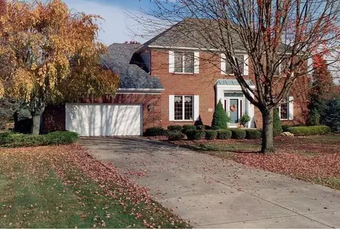 2526 Clubhouse Cir, Powell, OH 43065