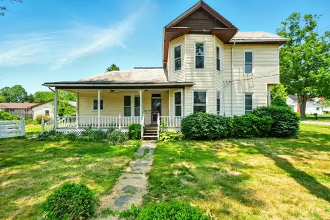87 S Preston St, Centerburg, OH 43011