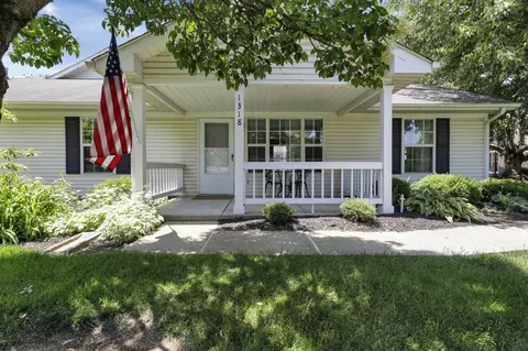 1318 Hillview Cir E, Newark, OH 43055