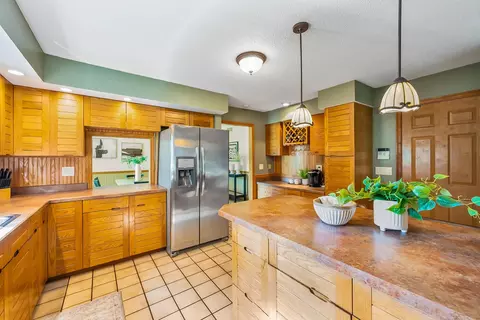 Kitchen - 12502 Barbara Dr, Kenton, OH 43326 photo 4 of 5