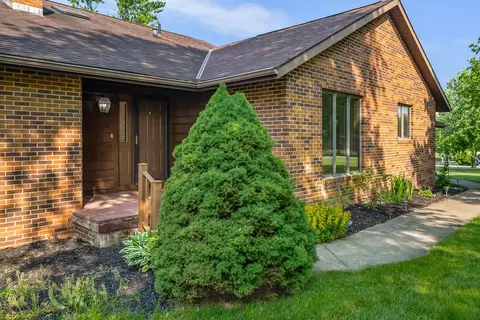 Exterior - 12502 Barbara Dr, Kenton, OH 43326 photo 4 of 13