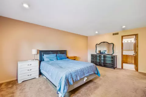 Bedroom - 12502 Barbara Dr, Kenton, OH 43326 photo 3 of 7