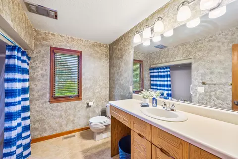 Bath - 12502 Barbara Dr, Kenton, OH 43326 photo 3 of 5