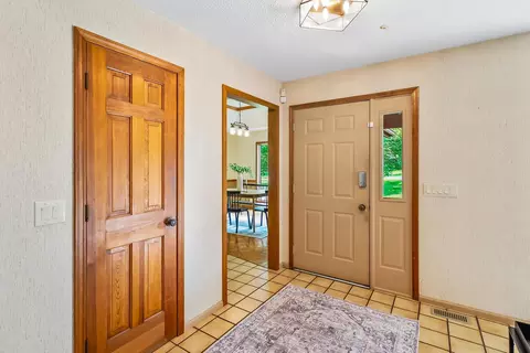 Entry Way - 12502 Barbara Dr, Kenton, OH 43326 photo 2 of 3