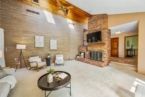 Living - 12502 Barbara Dr, Kenton, OH 43326 photo 3 of 6