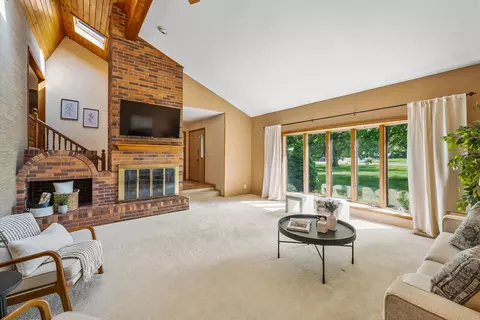 Living - 12502 Barbara Dr, Kenton, OH 43326 photo 2 of 6