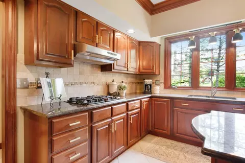 Kitchen - 5569 Dublin Rd, Dublin, OH 43017 photo 6 of 7