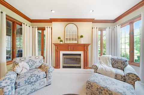 Living - 5569 Dublin Rd, Dublin, OH 43017 photo 5 of 5