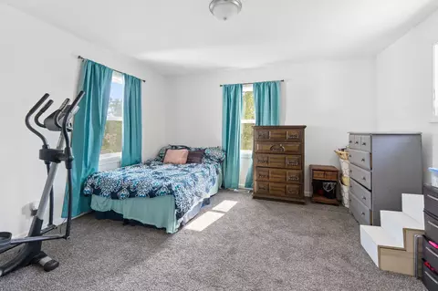 Bedroom - 239 Gurley Ave, Marion, OH 43302 photo 2 of 3