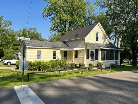 101 Meadow Ln, Gambier, OH 43022