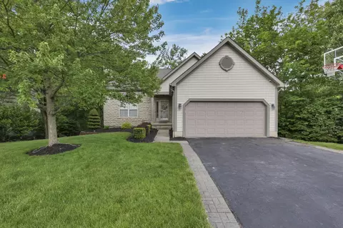 445 Barrington Rdg, Pataskala, OH 43062