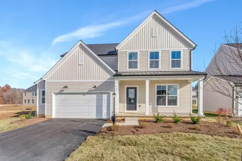 403 Coachman Dr, Pataskala, OH 43062