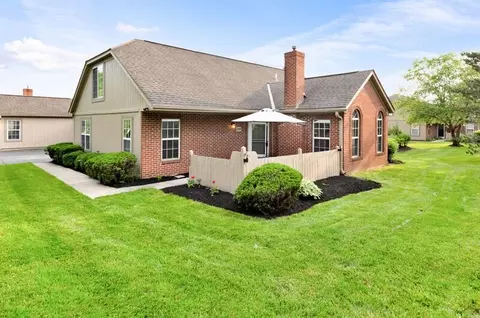 560 Dandy Brush Ln E, Columbus, OH 43230