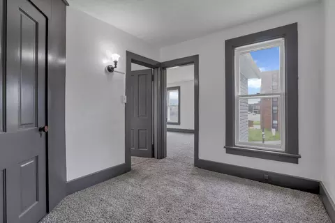 Entry Way - 327 Eastern Ave, Newark, OH 43055 photo 3 of 3