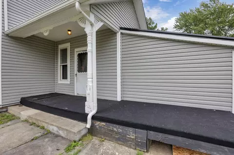Exterior - 327 Eastern Ave, Newark, OH 43055 photo 3 of 7