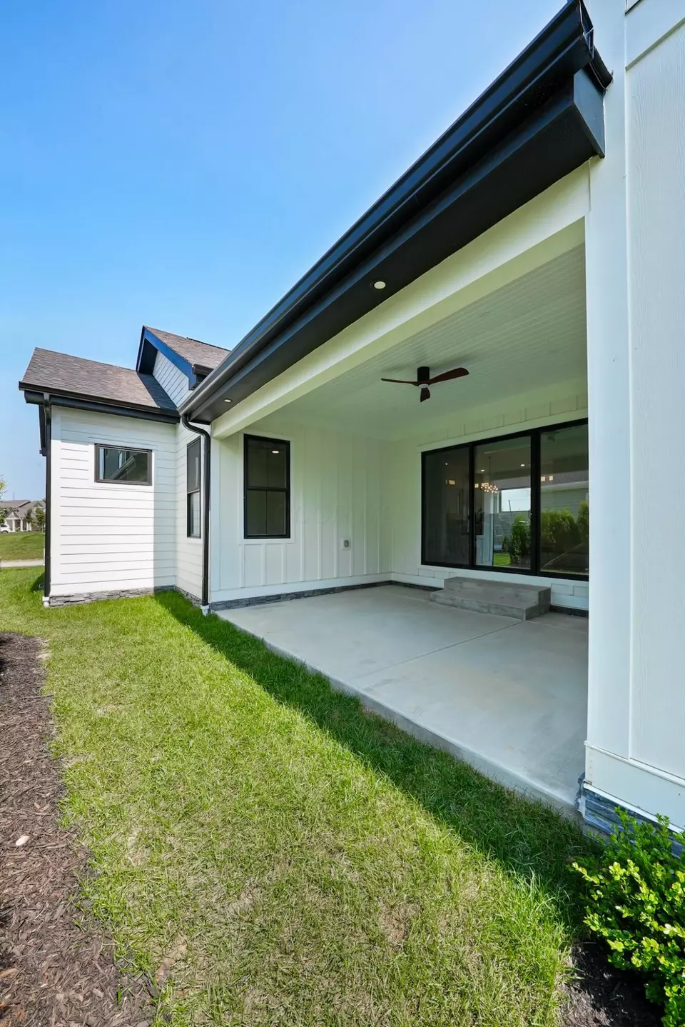 Exterior - 3692 Beulah Park Dr, Grove City, OH 43123 photo 8 of 28