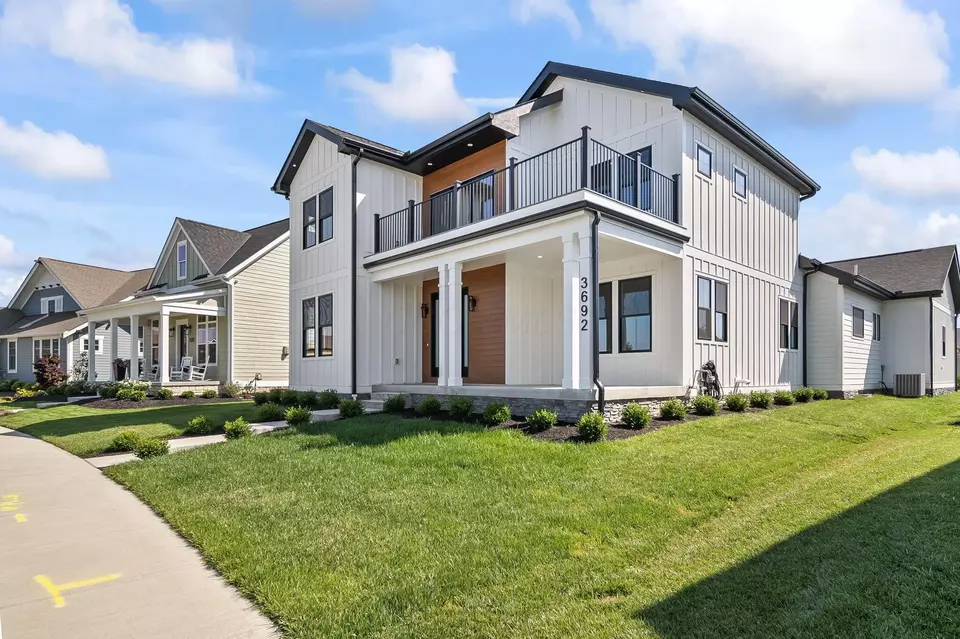 Exterior - 3692 Beulah Park Dr, Grove City, OH 43123 photo 4 of 28