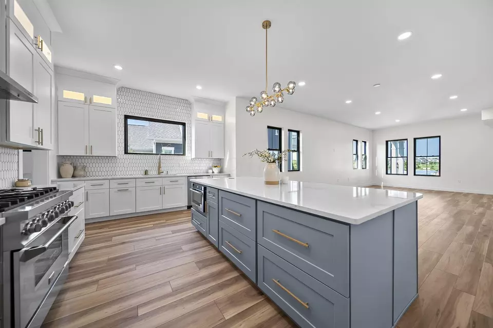 Kitchen - 3692 Beulah Park Dr, Grove City, OH 43123 photo 8 of 11