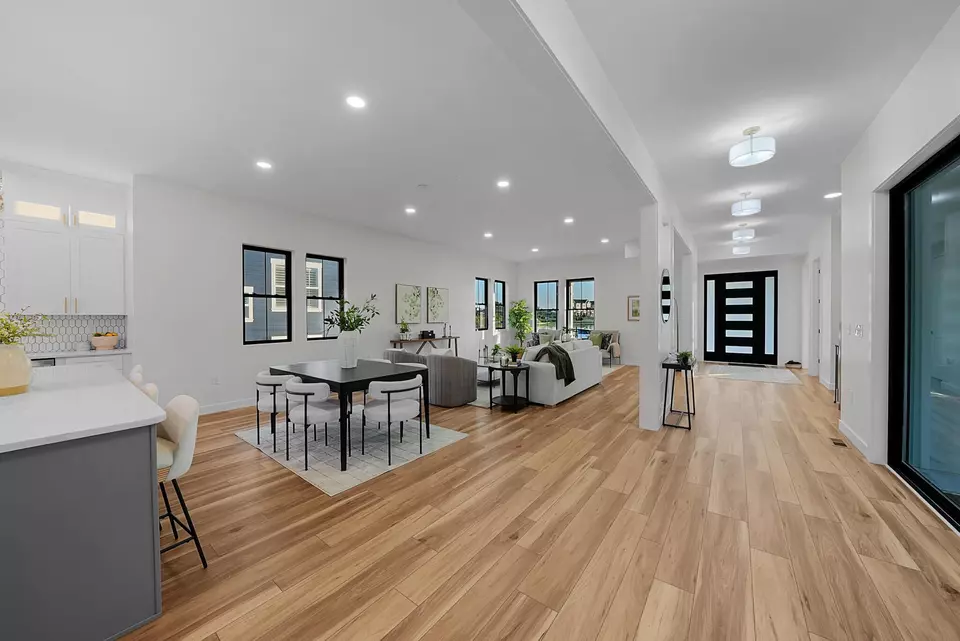 Entry Way - 3692 Beulah Park Dr, Grove City, OH 43123 photo 4 of 12