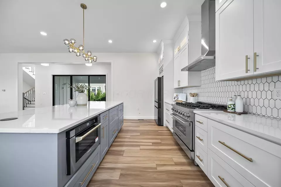 Kitchen - 3692 Beulah Park Dr, Grove City, OH 43123 photo 7 of 11