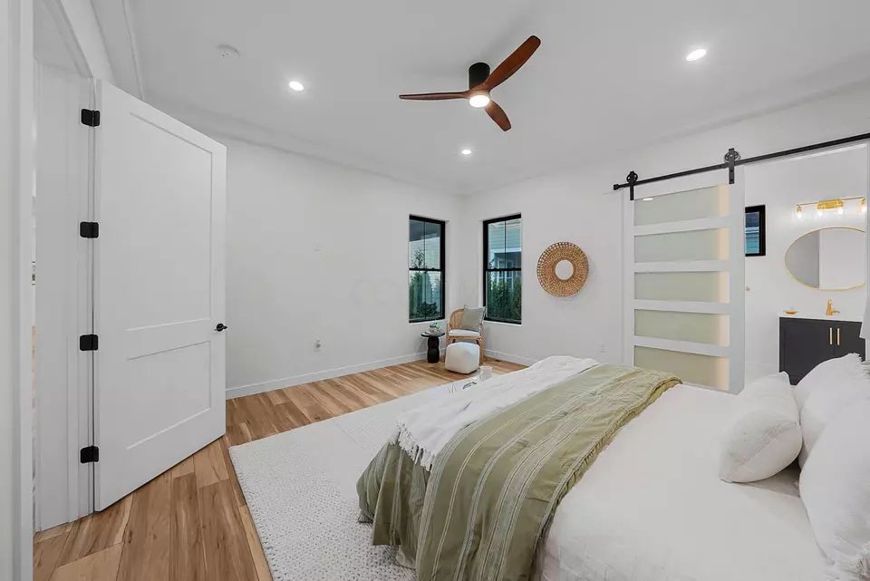 Bedroom - 3692 Beulah Park Dr, Grove City, OH 43123 photo 2 of 11