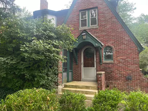 979 S Cassingham Rd, Columbus, OH 43209