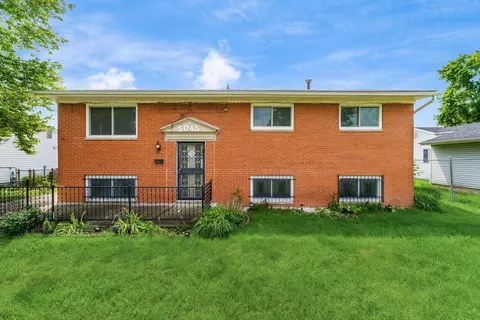 5045 Labelle Dr, Columbus, OH 43232