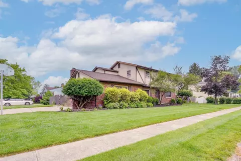 4909 Vanlear Rd, Columbus, OH 43229 photo 3