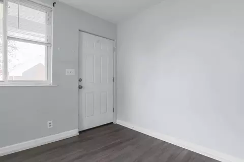 Entry Way - 460 E Ohio St, Circleville, OH 43113 photo 1 of 1