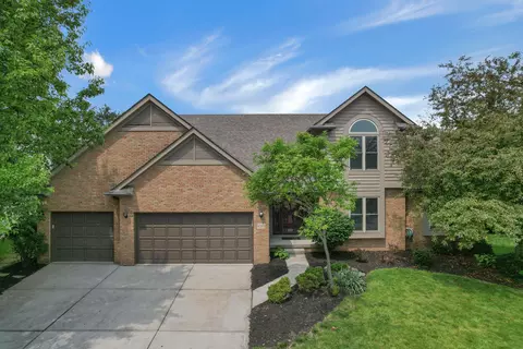 4583 Hunting Creek Dr, Grove City, OH 43123