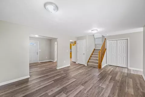 Living - 845 Bennett St, Marion, OH 43302 photo 3 of 4