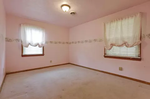 Bedroom - 10 Main St, Orient, OH 43146 photo 2 of 5