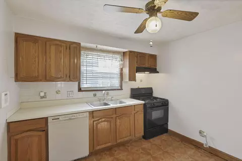 Kitchen - 10 Main St, Orient, OH 43146 photo 2 of 2