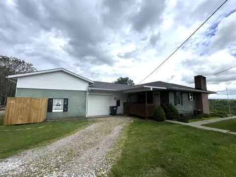 3049 Palace Heights Ln NW, Malta, OH 43758