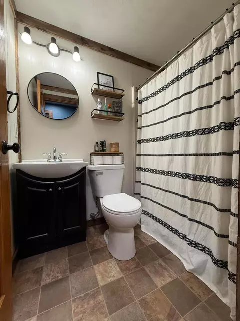 Bath - 1775 Shoshoni Dr, Circleville, OH 43113 photo 4 of 4